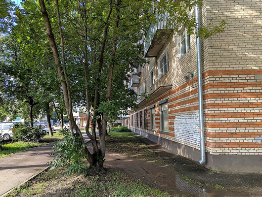 Продам двухкомнатную (2-комн.) квартиру, 50 лет Октября (Климовск мкр.) пр-кт, 13, Подольск г