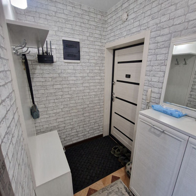 Продам трехкомнатную (3-комн.) квартиру, Строительный пер, 8к1, Иркутск г