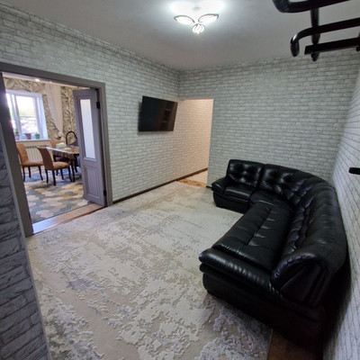 Продам трехкомнатную (3-комн.) квартиру, Строительный пер, 8к1, Иркутск г
