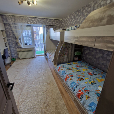 Продам трехкомнатную (3-комн.) квартиру, Строительный пер, 8к1, Иркутск г