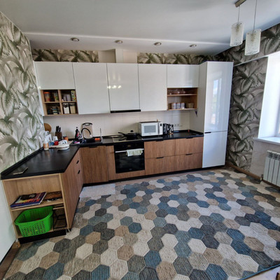 Продам трехкомнатную (3-комн.) квартиру, Строительный пер, 8к1, Иркутск г