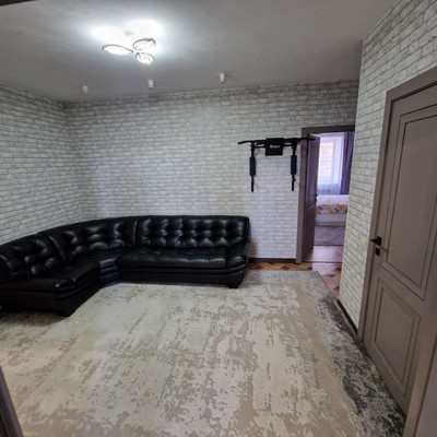 Продам трехкомнатную (3-комн.) квартиру, Строительный пер, 8к1, Иркутск г