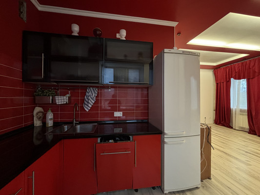 Продам трехкомнатную (3-комн.) квартиру, 8 Марта ул, 97, Екатеринбург г