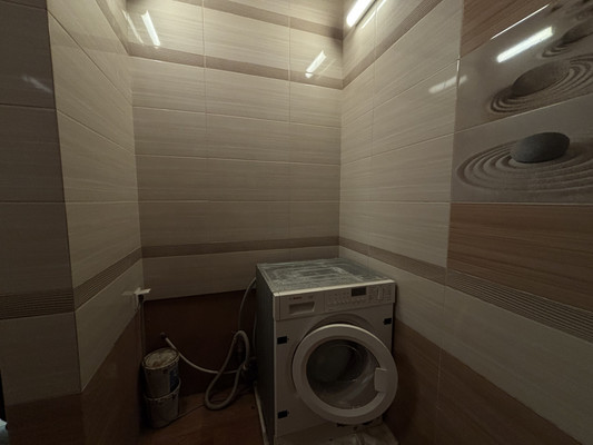 Продам трехкомнатную (3-комн.) квартиру, 8 Марта ул, 97, Екатеринбург г