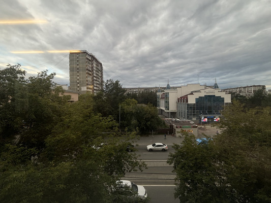 Продам трехкомнатную (3-комн.) квартиру, 8 Марта ул, 97, Екатеринбург г