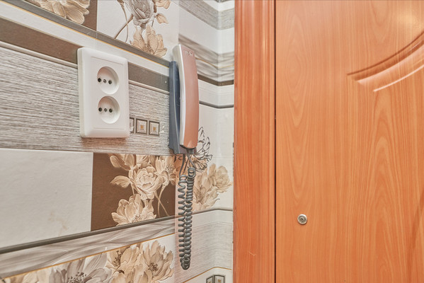 Продам трехкомнатную (3-комн.) квартиру, Баумана ул, 250, Иркутск г