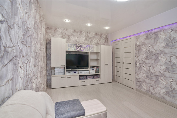 Продам трехкомнатную (3-комн.) квартиру, Баумана ул, 250, Иркутск г