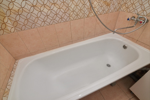 Продам трехкомнатную (3-комн.) квартиру, Баумана ул, 250, Иркутск г