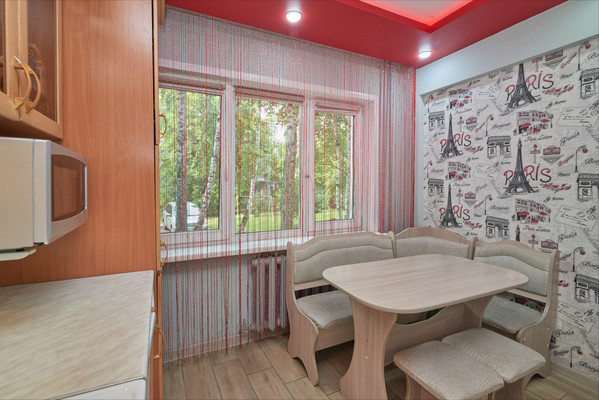 Продам трехкомнатную (3-комн.) квартиру, Баумана ул, 250, Иркутск г
