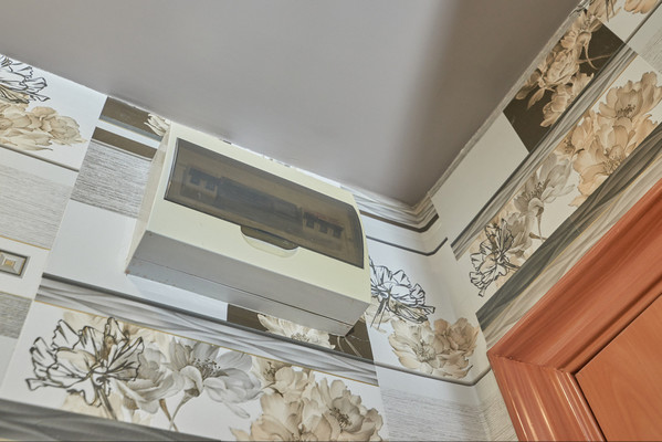 Продам трехкомнатную (3-комн.) квартиру, Баумана ул, 250, Иркутск г