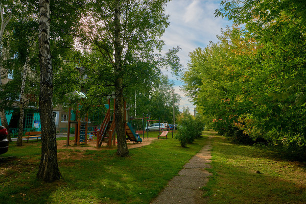 Продам трехкомнатную (3-комн.) квартиру, Баумана ул, 250, Иркутск г
