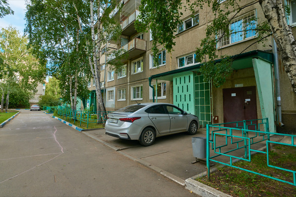 Продам трехкомнатную (3-комн.) квартиру, Баумана ул, 250, Иркутск г
