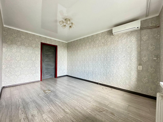 Продам трехкомнатную (3-комн.) квартиру, Ленина пр-кт, 45, Нальчик г