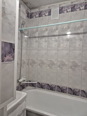 Продам трехкомнатную (3-комн.) квартиру, Хользунова ул, 111, Воронеж г