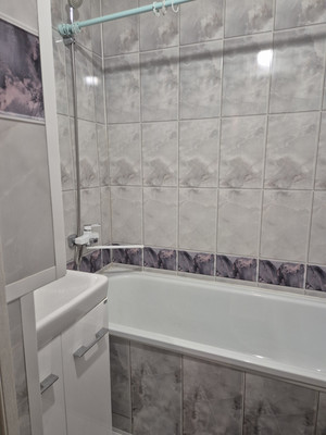 Продам трехкомнатную (3-комн.) квартиру, Хользунова ул, 111, Воронеж г