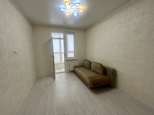 Продам двухкомнатную (2-комн.) квартиру, Крымской весны ул, 4к2, Мирное с