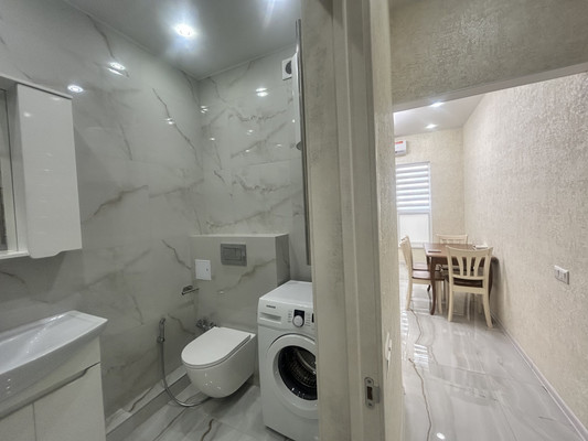 Продам двухкомнатную (2-комн.) квартиру, Крымской весны ул, 4к2, Мирное с