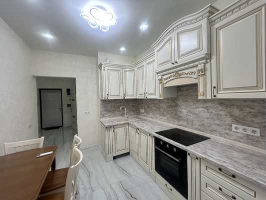 Продам двухкомнатную (2-комн.) квартиру, Крымской весны ул, 4к2, Мирное с