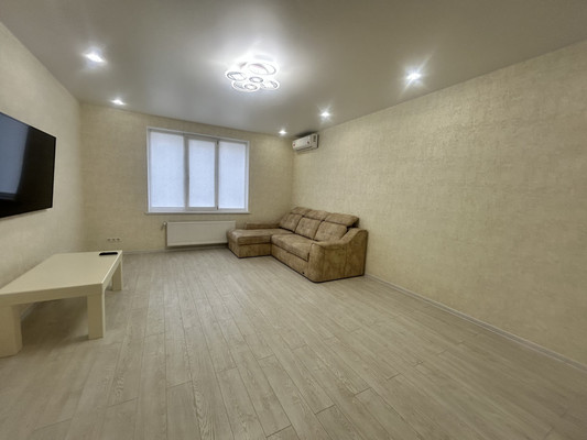 Продам двухкомнатную (2-комн.) квартиру, Крымской весны ул, 4к2, Мирное с