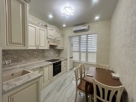 Продам двухкомнатную (2-комн.) квартиру, Крымской весны ул, 4к2, Мирное с