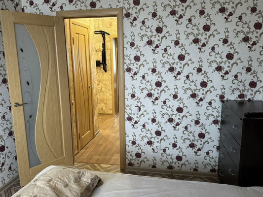 Продам трехкомнатную (3-комн.) квартиру, Чистопольская ул, 5, Казань г