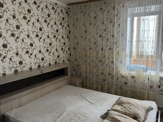 Продам трехкомнатную (3-комн.) квартиру, Чистопольская ул, 5, Казань г