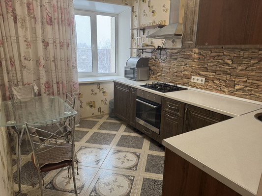 Продам трехкомнатную (3-комн.) квартиру, Чистопольская ул, 5, Казань г