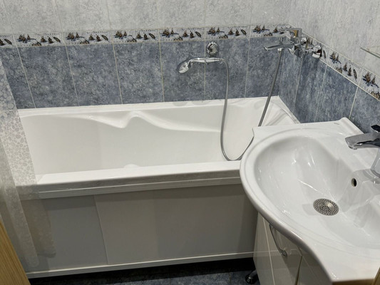 Продам трехкомнатную (3-комн.) квартиру, Чистопольская ул, 5, Казань г