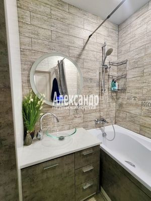 Продам однокомнатную (1-комн.) квартиру, Маршала Блюхера пр-кт, 7к1, Санкт-Петербург г