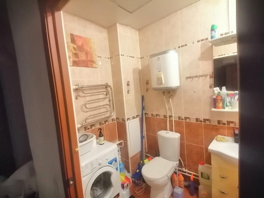 Продам однокомнатную (1-комн.) квартиру, Восточная ул, 8, Кириши г