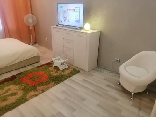 Продам однокомнатную (1-комн.) квартиру, Восточная ул, 8, Кириши г