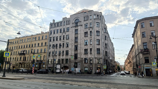 Продам комнату в 6-комн. квартире, Свечной пер, 27А, Санкт-Петербург г
