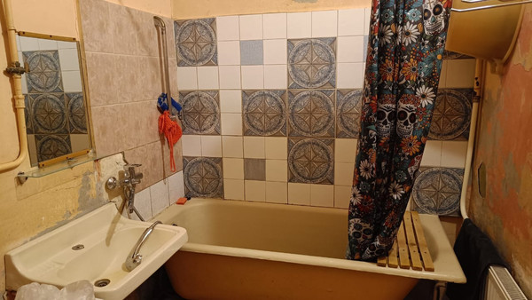 Продам комнату в 6-комн. квартире, Свечной пер, 27А, Санкт-Петербург г
