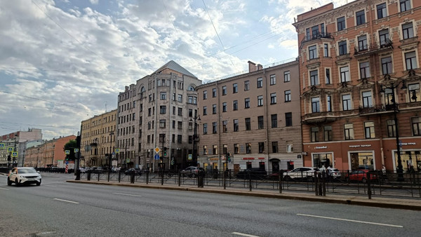 Продам комнату в 6-комн. квартире, Свечной пер, 27А, Санкт-Петербург г