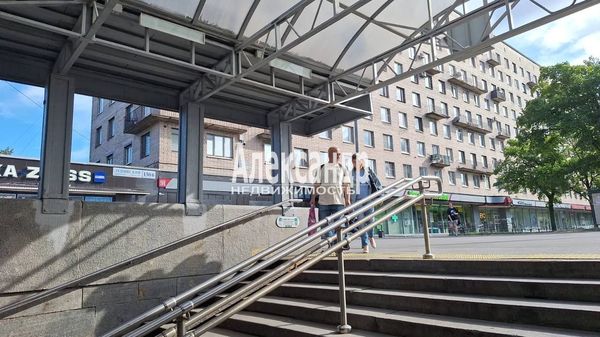 Продам двухкомнатную (2-комн.) квартиру, Ленинский пр-кт, 130/6, Санкт-Петербург г