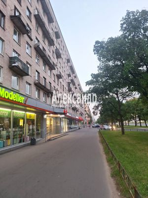 Продам двухкомнатную (2-комн.) квартиру, Ленинский пр-кт, 130/6, Санкт-Петербург г