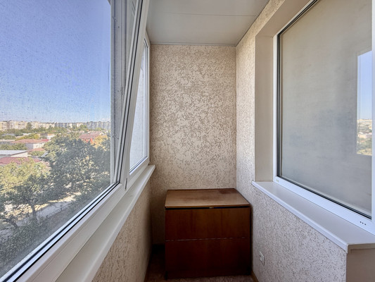 Продам трехкомнатную (3-комн.) квартиру, 1 Конной Армии ул, 11, Симферополь г