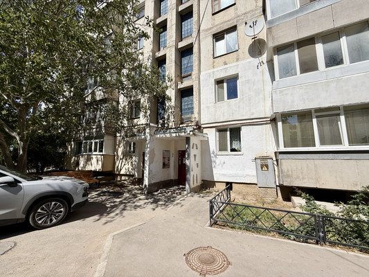Продам трехкомнатную (3-комн.) квартиру, 1 Конной Армии ул, 11, Симферополь г