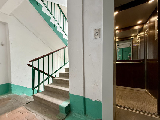 Продам трехкомнатную (3-комн.) квартиру, 1 Конной Армии ул, 11, Симферополь г