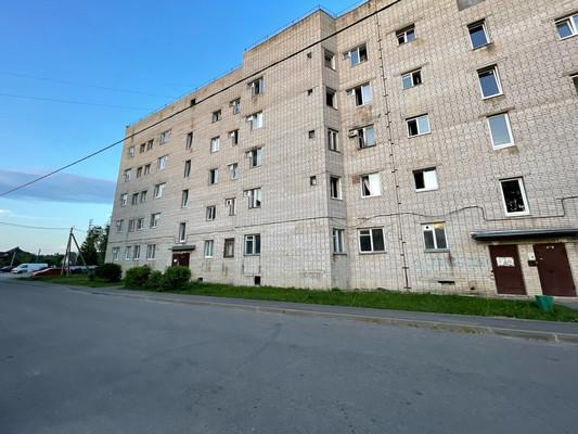 Продам двухкомнатную (2-комн.) квартиру, Ленинградская ул, 5, Волосово г