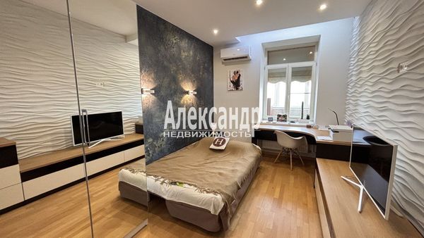 Продам трехкомнатную (3-комн.) квартиру, Республиканская ул, 6, Санкт-Петербург г