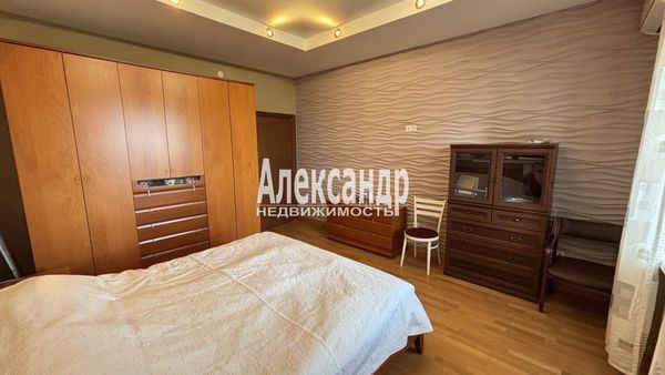 Продам трехкомнатную (3-комн.) квартиру, Республиканская ул, 6, Санкт-Петербург г
