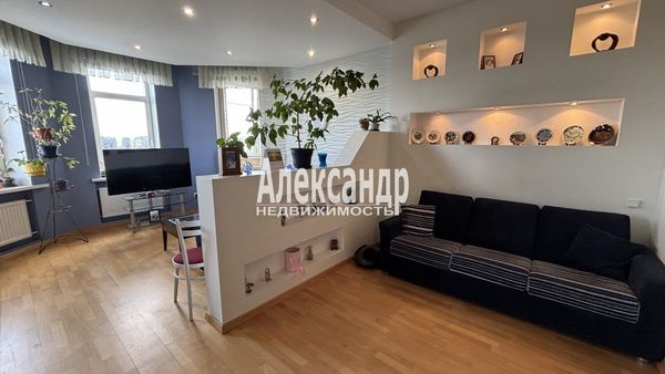 Продам трехкомнатную (3-комн.) квартиру, Республиканская ул, 6, Санкт-Петербург г