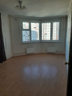 Продам трехкомнатную (3-комн.) квартиру, Новое ш, 3, Дрожжино рп