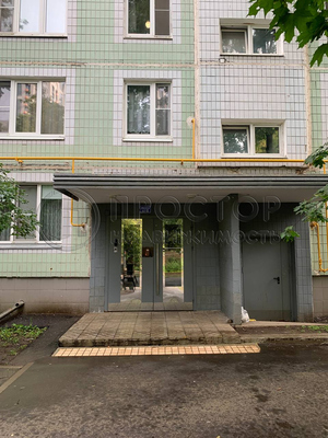 Продам трехкомнатную (3-комн.) квартиру, Искры ул, 9, Москва г