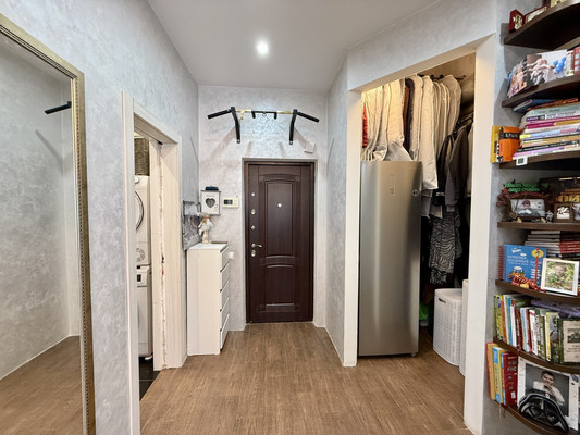 Продам двухкомнатную (2-комн.) квартиру, Севастопольская ул, 43Е, Симферополь г