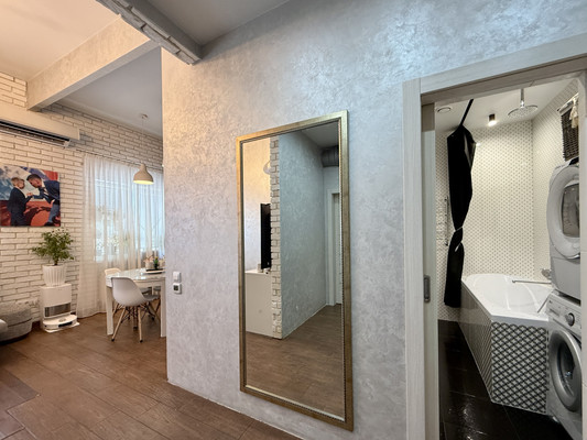 Продам двухкомнатную (2-комн.) квартиру, Севастопольская ул, 43Е, Симферополь г