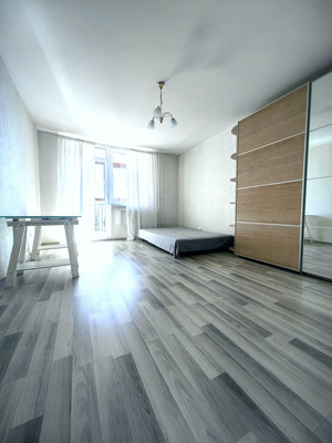Продам трехкомнатную (3-комн.) квартиру, Дунайский пр-кт, 23, Санкт-Петербург г