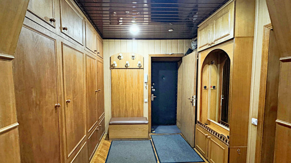 Продам трехкомнатную (3-комн.) квартиру, 3-я Гражданская ул, 54, Москва г