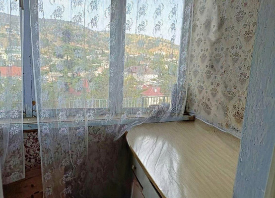 Продам двухкомнатную (2-комн.) квартиру, Генеральская ул, 9, Малореченское с